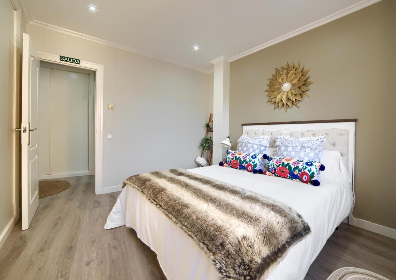 Apartamentos4U Tudela Centro - Parking Incluido Eksteriør billede